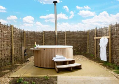 Luxury stylish holiday lodge with hot tub in Lincolnshire | Meadow Lodges Boothby Pagnell
